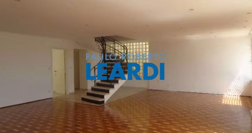 Casa à venda na Rua Principado de Mônaco, 261, Pacaembu, São Paulo