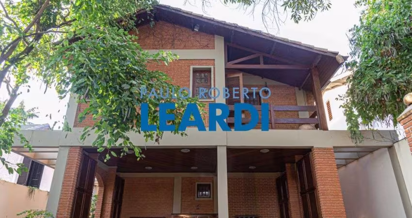 Casa à venda na Rua Hilário Magro Junior, 532, Butantã, São Paulo