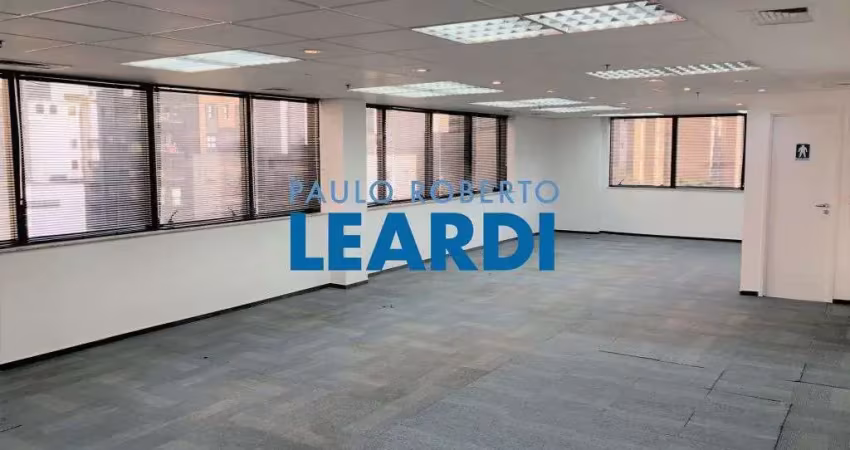 Sala comercial para alugar na Rua Doutor Cândido Espinheira, 560, Perdizes, São Paulo