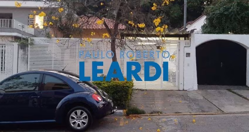 Casa à venda na Rua Xavier de Almeida, 62, Ipiranga, São Paulo