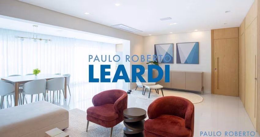 Apartamento à venda na Rua Gaivota, 979, Moema, São Paulo
