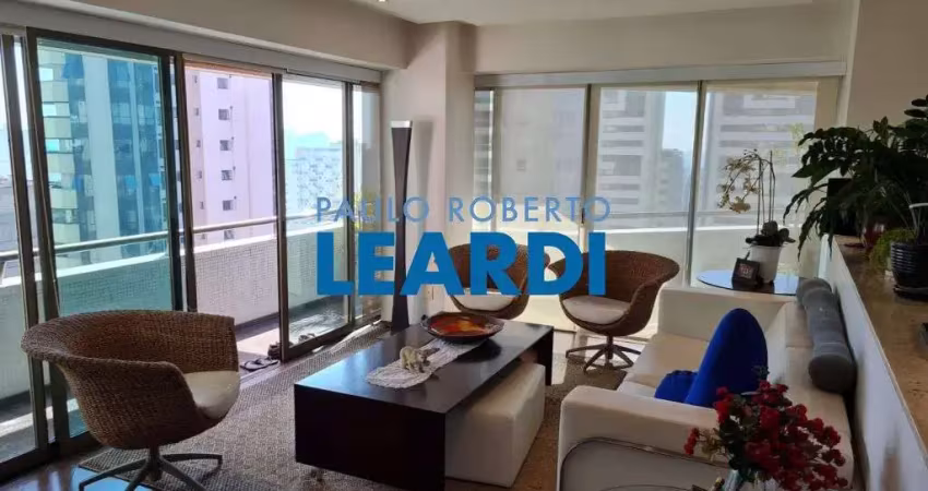 Apartamento à venda na Rua Urano, 26, Aclimação, São Paulo