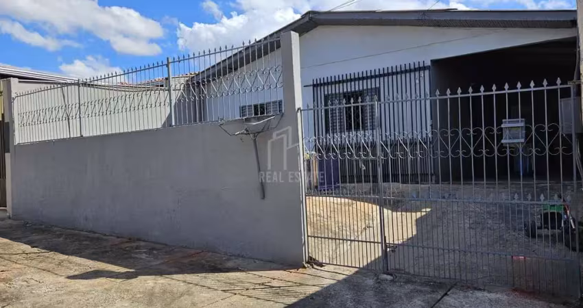 Casa 3 Quartos à venda   Dependência nos fundos com 3 Cômodos.