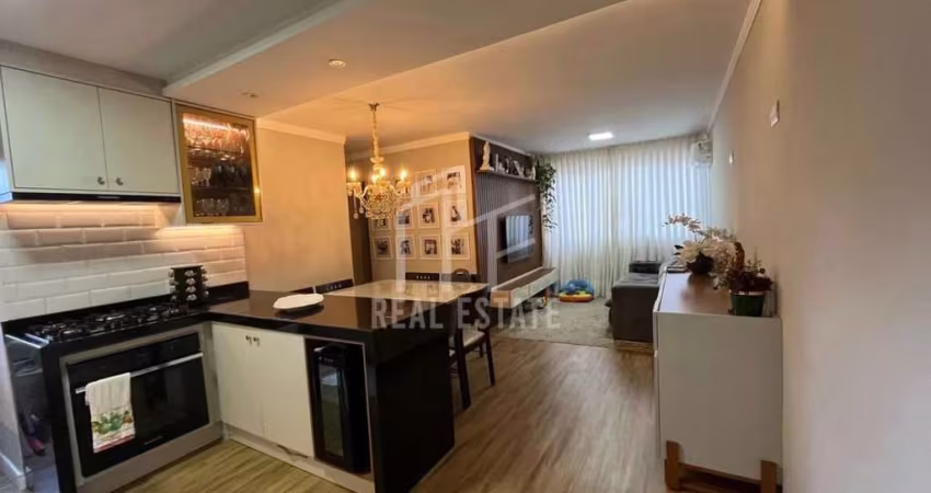 Lindo apartamento, porteira fechada, recém reformado à venda em Maringá - PR