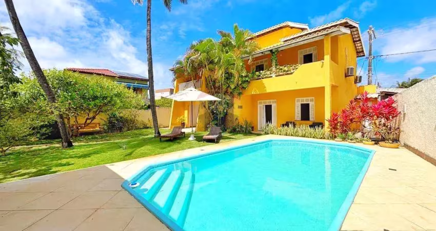 Casa á beira mar na praia do flamengo - condomínio fechado