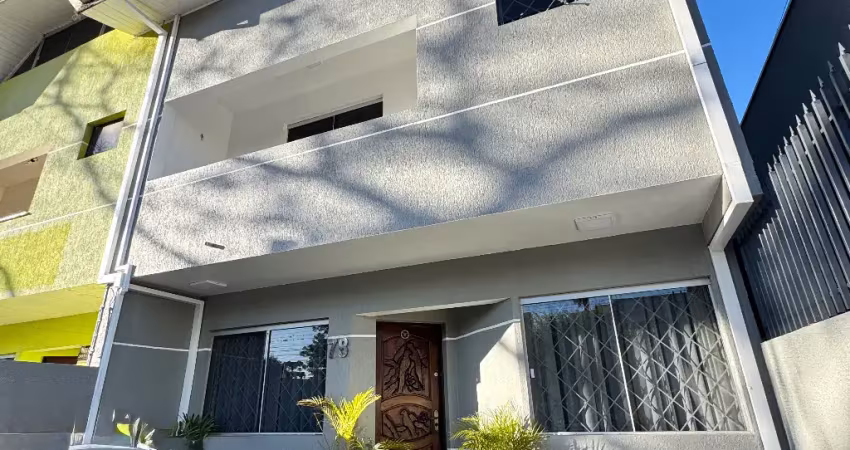 Casa à venda na Rua Marechal Trompowski, 78, Bacacheri, Curitiba