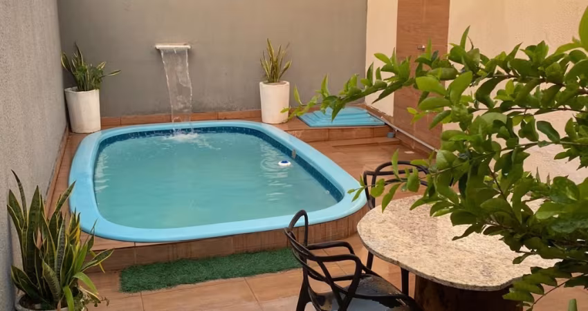 Casa com piscina no Cristo 2 quartos
