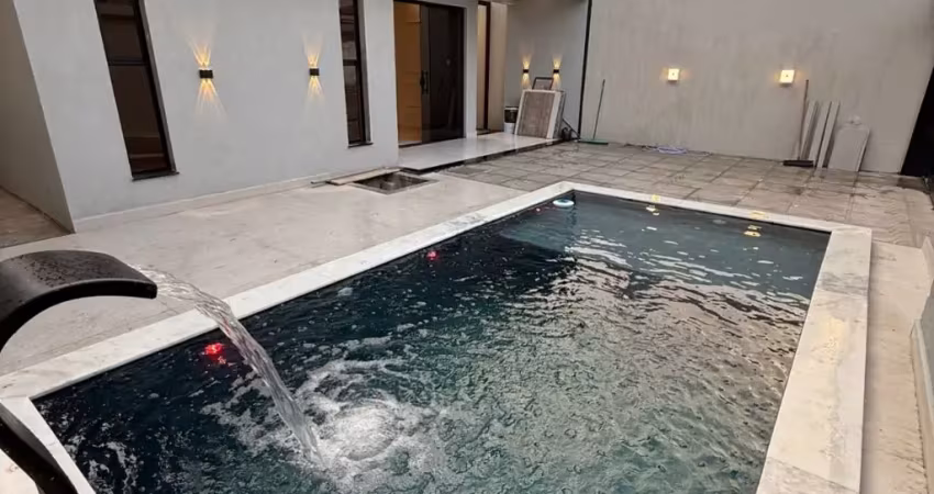 Casa com piscina em mangabeira com 3 quartos, terreno 10x20