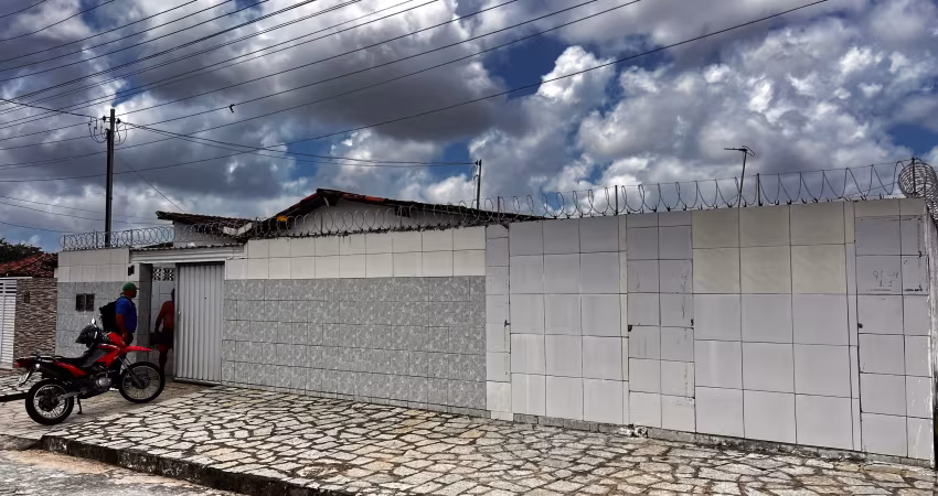 Casa esquina bairro dos funcionários 3 terreno 15x20 pertinho igreja maranta
