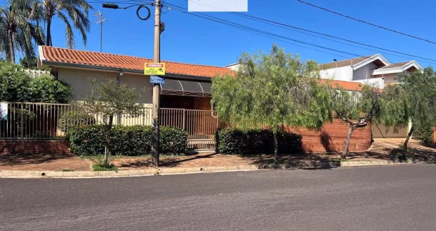 Casa com 3 quartos à venda na Vila Harmonia, Araraquara 