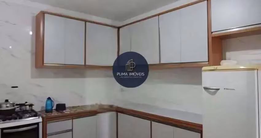 LOCAÇÃO Linda Casa prox. Rua dos Vianas- 2dorms c/ suite 2 vagas