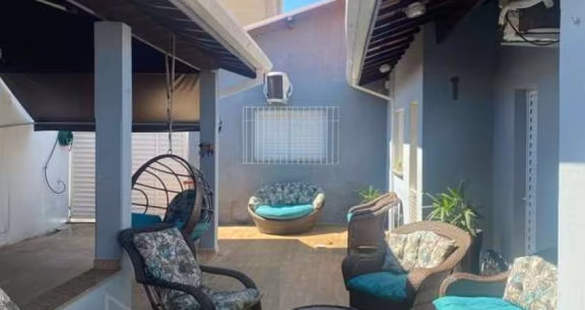 Casa para Venda em Indaiatuba, Centro, 4 dormitórios, 1 suíte, 3 banheiros, 4 vagas