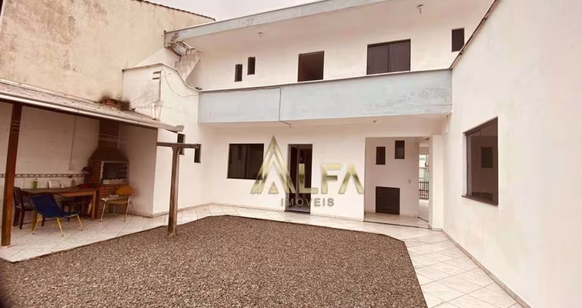 CASA NO BAIRRO GRAVATÁ COM ÓTIMA LOCALIZAÇÃO