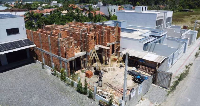 Sobrado à venda, 93 m² por R$ 630.000,00 - Armação - Penha/SC