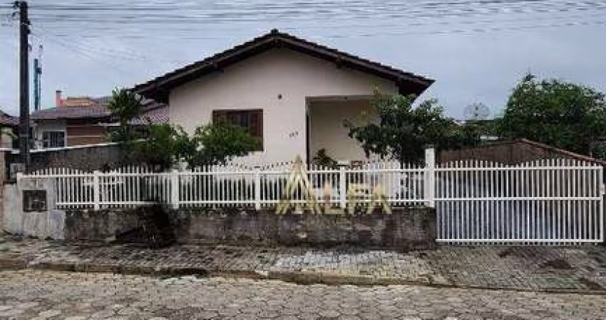 Casa com 3 dormitórios à venda, 58 m² por R$ 750.000,00 - Centro - Balneário Piçarras/SC
