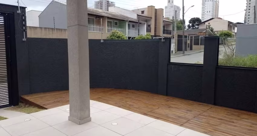 Sobrado com 3 dormitórios à venda, 120 m² por R$ 800.000 - Centro - Balneário Piçarras/SC