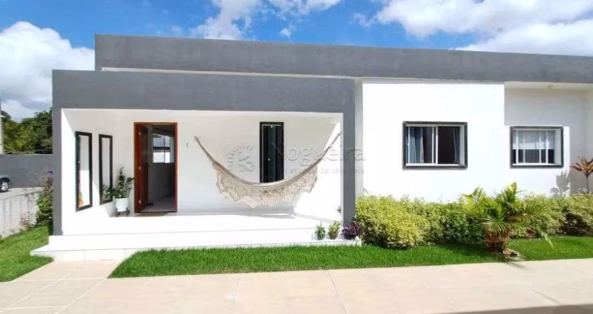 Excelente casa em condomínio fechado localizado na região de Aldeia dos Camarás.