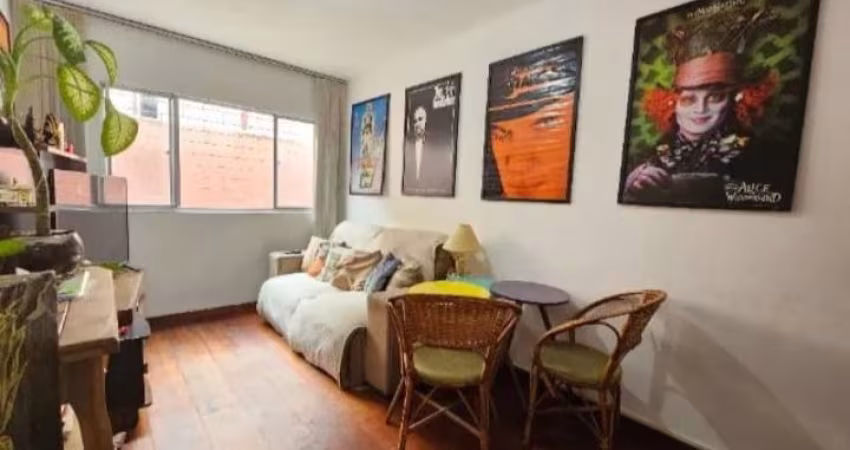 Apartamento térreo com 2 dormitórios no Santa Quitéria!