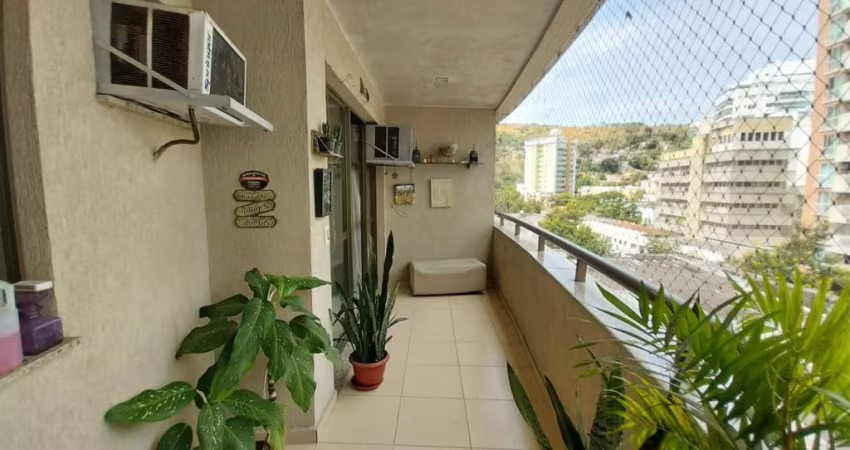 Apartamento claro e arejado com vista livre para a Rua Vital Brazil. - Niterói - RJ