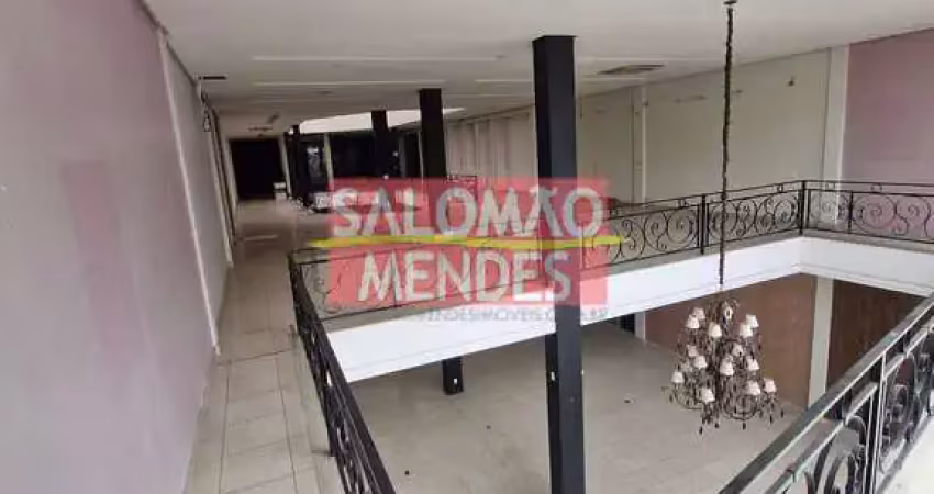 Prédio em 03 pavimentos, com 16 vagas de garagem e elevador no bairro batista campos, em rua de gra