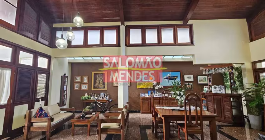 Casa em condomínio fechado tipo chalé.. 02 pisos, 04 vagas, condomínio completo.