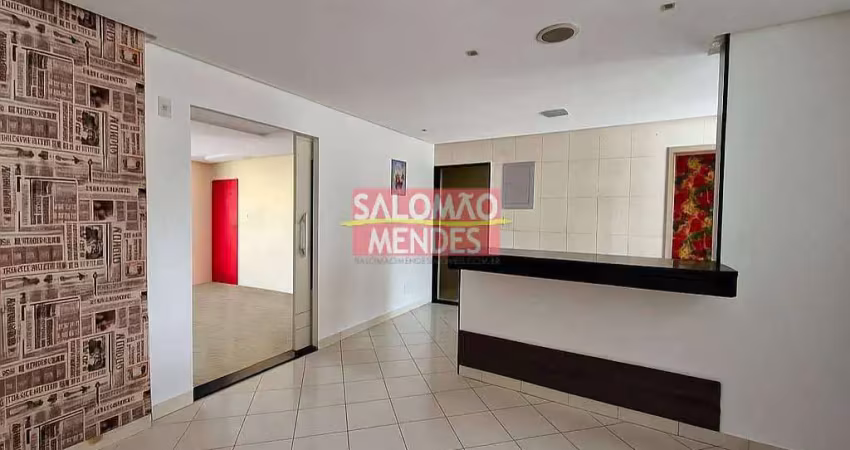 Apartamento único, super ventilado, com boa iluminação natural e excelente localização.