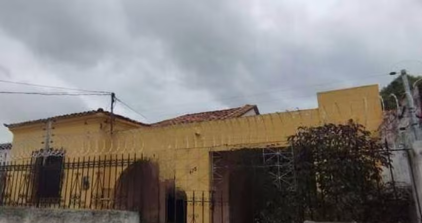 Casa comercial no Centro