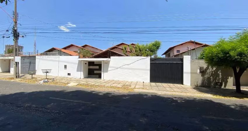 Casa com 4 quartos para alugar na Rua Antonieta Ferraz, São Cristóvão, Teresina