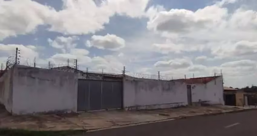 Casa comercial para alugar na Rua Gurguéia, Três Andares, Teresina