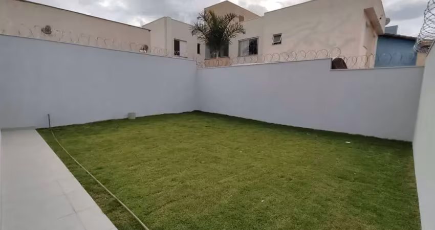 Casa com 3 quartos à venda na Rua Santina Zanatta, 5, Novo Mundo, Uberlândia