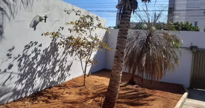 Casa com 3 quartos à venda na Rua Firmino Grama, 300, Aclimação, Uberlândia