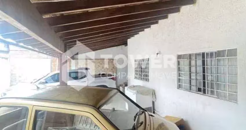 Casa com 3 quartos à venda na Rua Péricles Vieira da Motta, 1399, Santa Mônica, Uberlândia