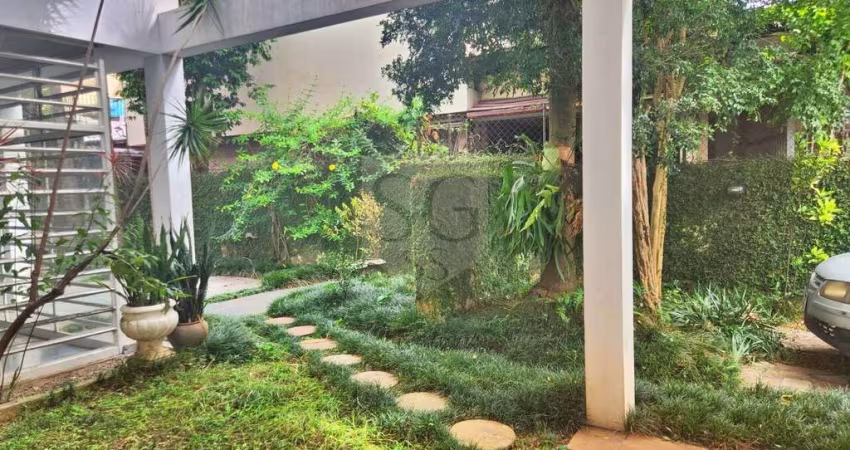 Sobrado Residencial/Comercial a Venda/Locacao no Brooklin em São Paulo - SP