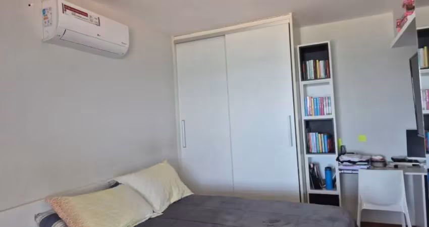 Apartamento na orla de jaguaribe 3 suítes 3 vagas vista mar permanente