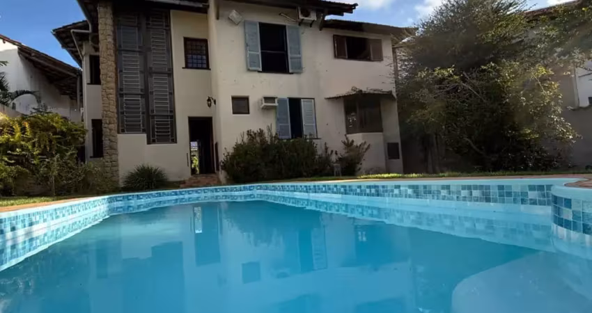Casa em piatã 5 qt sendo 2 suítes bastante área verde condomínio arborizado