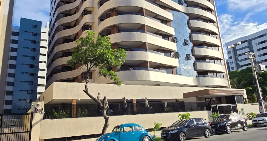 Vende-se apartamento na Ponta Verde,  com 03 quartos