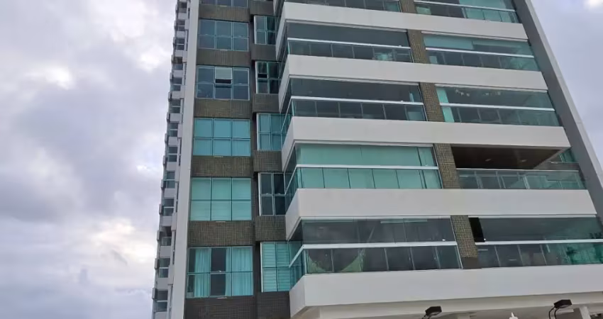 Lindo apartamento a beira mar de guarujá com 04 suites