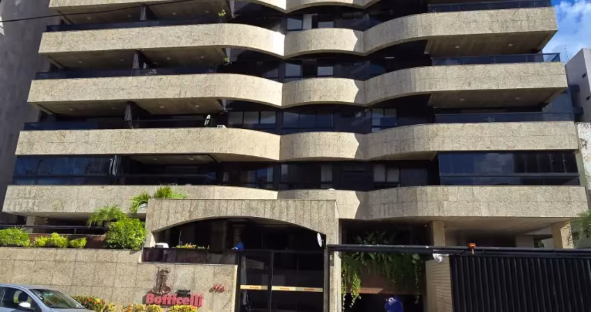 Lindo apartamento na 2° quadra da praia de ponta verde