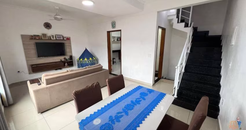 Sobrado à venda, 3 quartos, 1 suíte, 2 vagas, na Vila São Jorge São Vicente