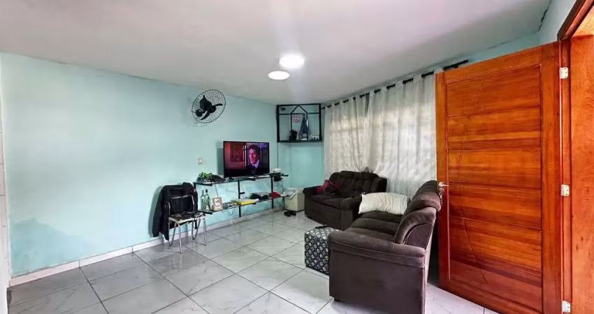 Sobreposta baixa no bairro Bom Retiro em Santos.