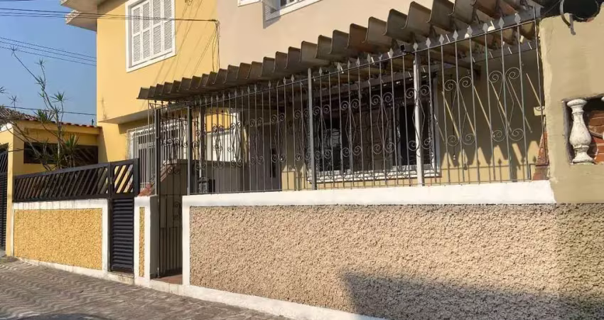 Sobrado à venda no bairro vila são jorge, com 2 quartos e 2 banheiros.