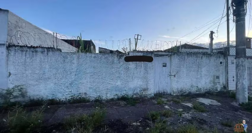 Terreno à venda na Rua Santa Rita de Cássia, Rádio Clube, Santos