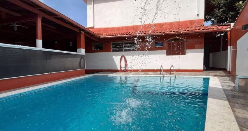 Casa à venda, 3 quartos, 4 vagas, Catiapoa - São Vicente/SP
