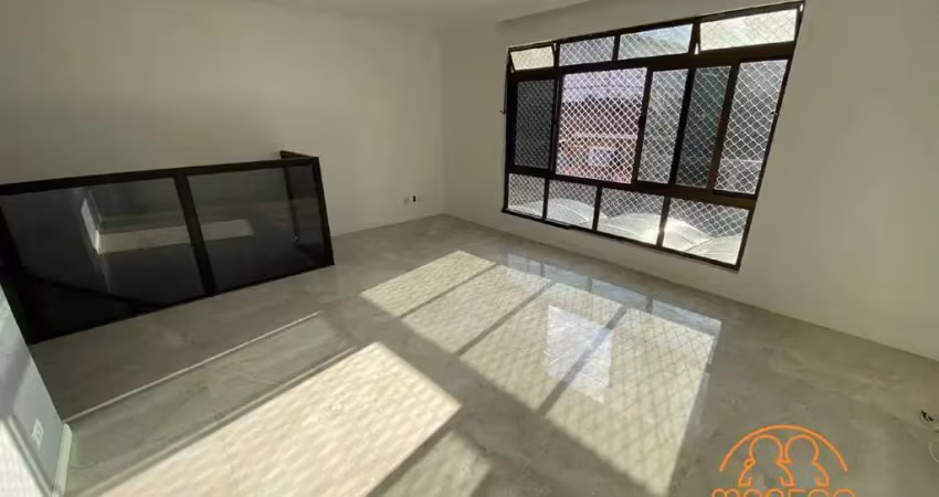 Casa com 3 quartos para alugar na Rua Jaime Manhani, Vila São Jorge, Santos