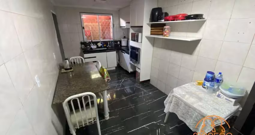 Casa com 3 quartos para alugar na Rua Doutor Newton de Lima Azevedo, Castelo, Santos