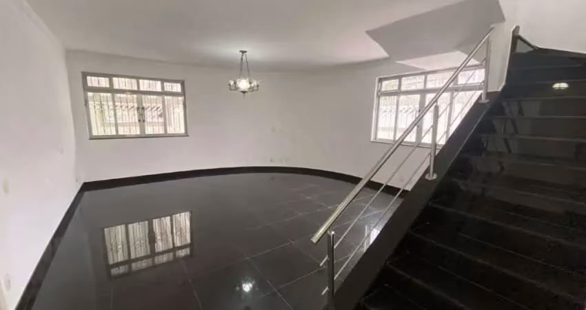 Casa com 3 quartos para alugar na Rua Doutor Gastão Ayres, Bom Retiro, Santos