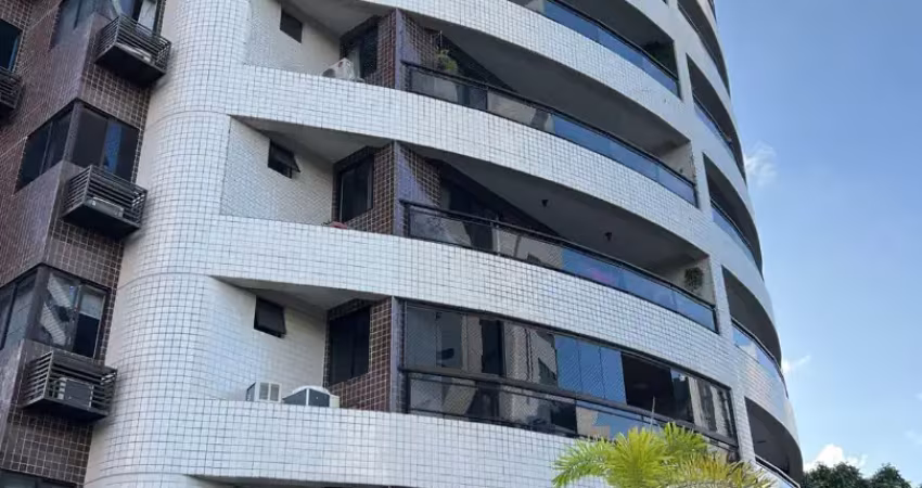 Apartamento com 3 quartos para alugar na Avenida Doutor Malaquias, Graças, Recife