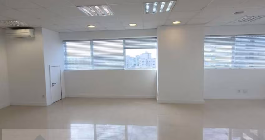 Sala Comercial para Locação em Curitiba, Centro Cívico, 2 banheiros, 1 vaga
