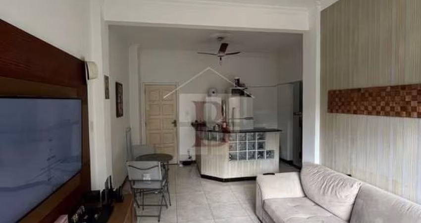 Apartamento à venda em Niterói-RJ, bairro São Francisco: 1 quarto, 1 sala, 1 banheiro, 50m² de área.