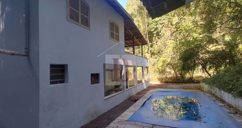 Imperdível: Sítio à venda em São Gonçalo-RJ, Rio do Ouro - 4 quartos, varias vagas, 12.000m² de área!